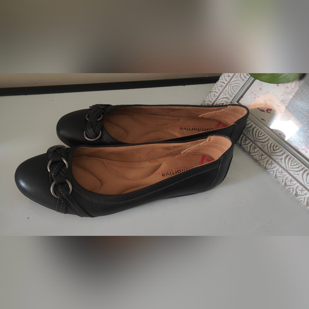 Comfortiva pillowtop memory foam leather black flats